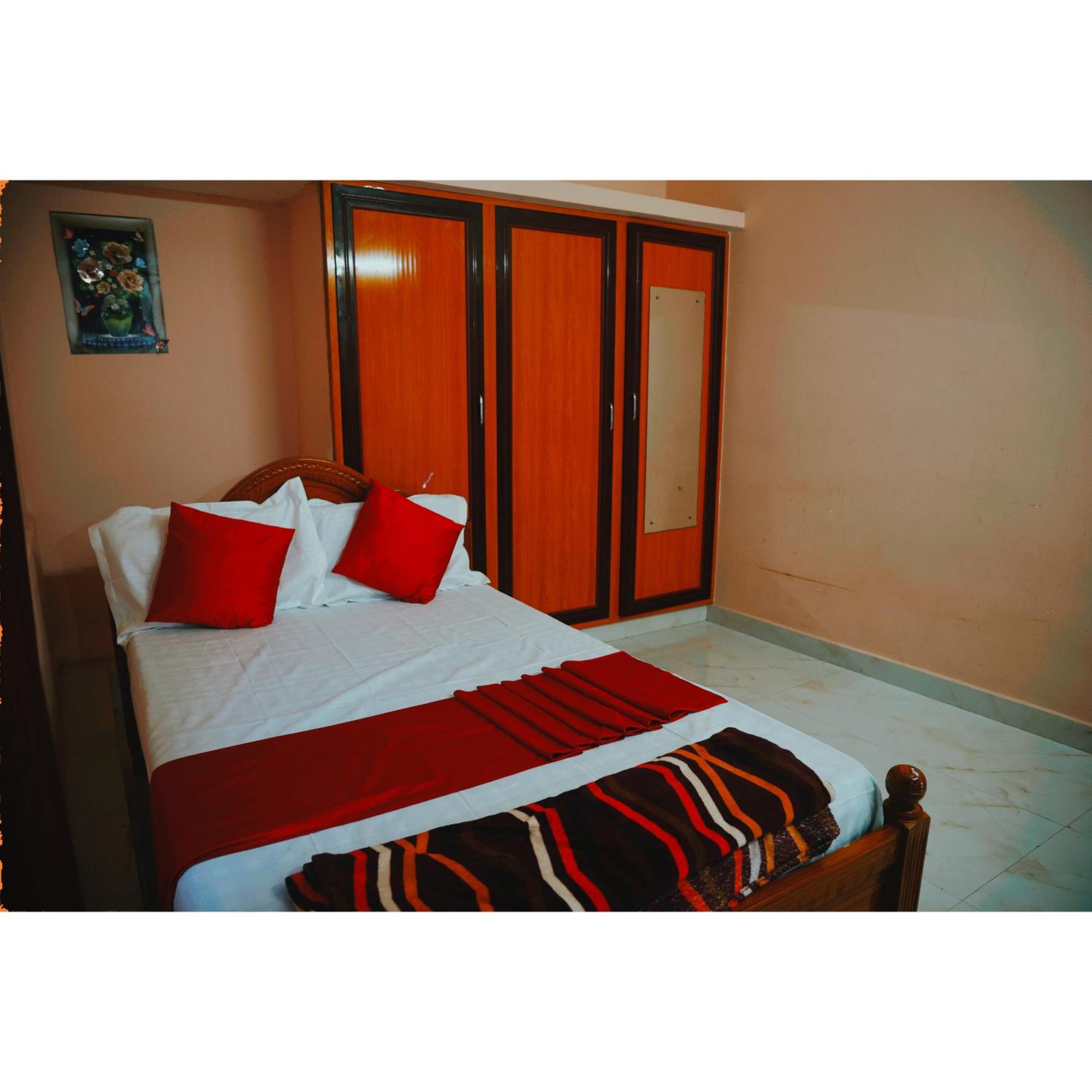 Garuda Grand Apartment Tirupati Bagian luar foto