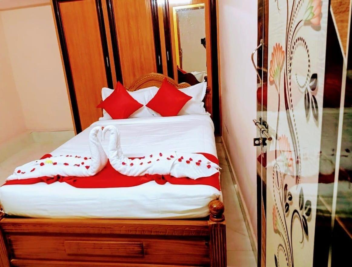 Garuda Grand Apartment Tirupati Bagian luar foto